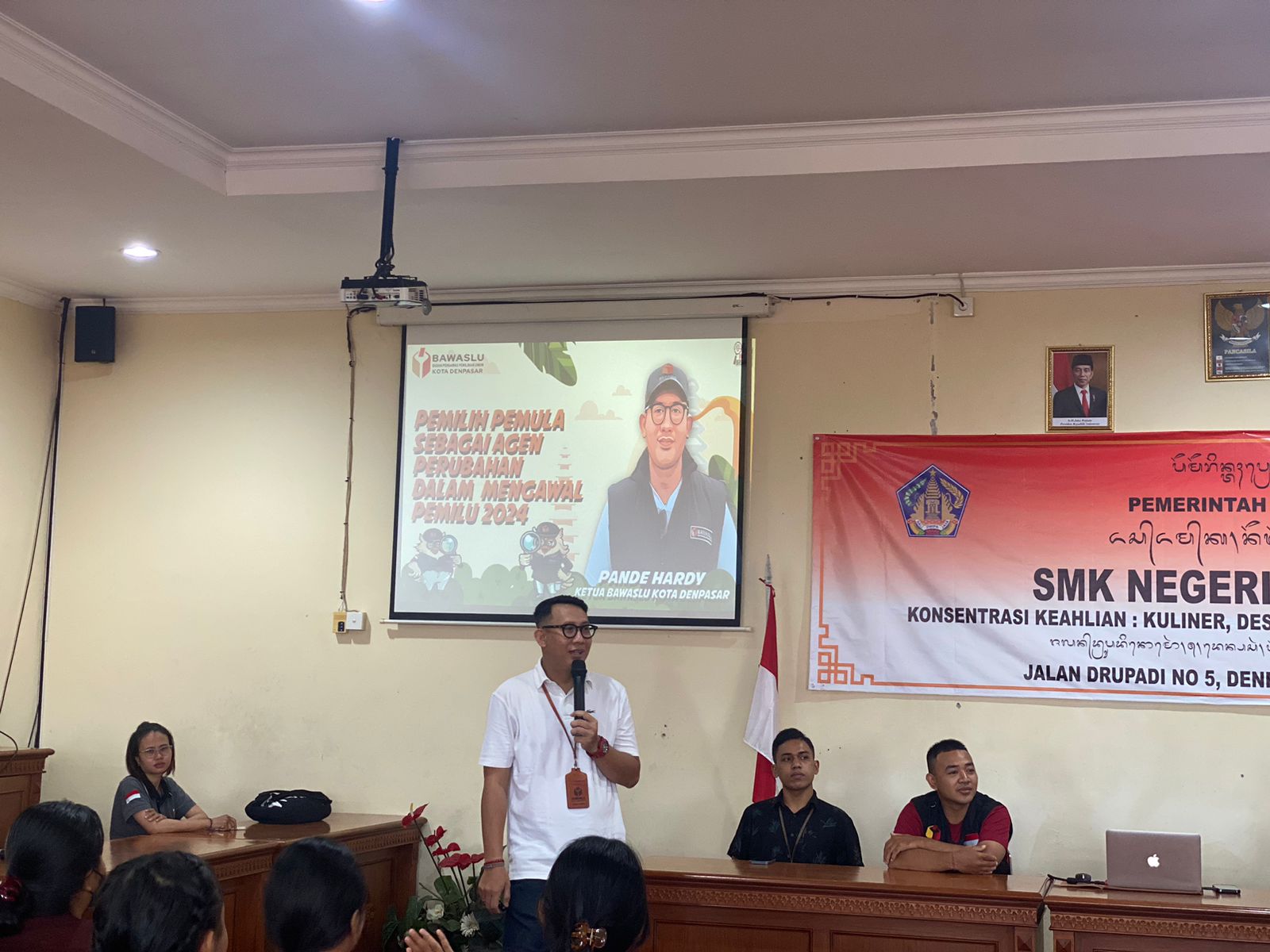 Jelang Pemilu, Bawaslu Denpasar Lakukan Sosialisasi Kepada Pemilih Pemula