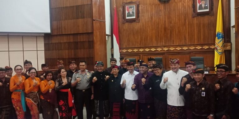 Penandatanganan Naskah Perjanjian Hibah Daerah (Nphd) Pemilihan Kepala Daerah 2020