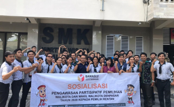 Sosialisasi Pengawasan Partisipatif Pemilih Pemula Kepada Siswa/Siswi SMK Kertha Wisata Denpasar
