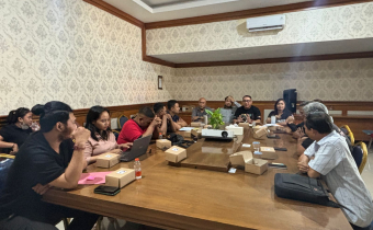 Panwascam se-Kota Denpasar menghadiri rapat di Bawaslu Denpasar