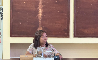 Anggota Bawaslu Denpasar Dewa Ayu Agung Manik Oktariani saat berbicara dalam rakor PDPB TW IV di KPU Kota Denpasar